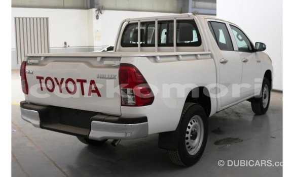 Acheter Import Voiture Toyota Hilux Blanc à Import - Dubai, Grande Comore Acheter Import Voiture Toyota Hilux Blanc à Import - Dubai, Grande Comore
