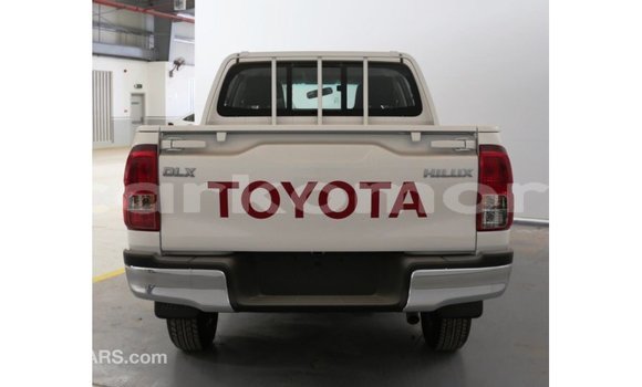 Acheter Import Voiture Toyota Hilux Blanc à Import - Dubai, Grande Comore Acheter Import Voiture Toyota Hilux Blanc à Import - Dubai, Grande Comore