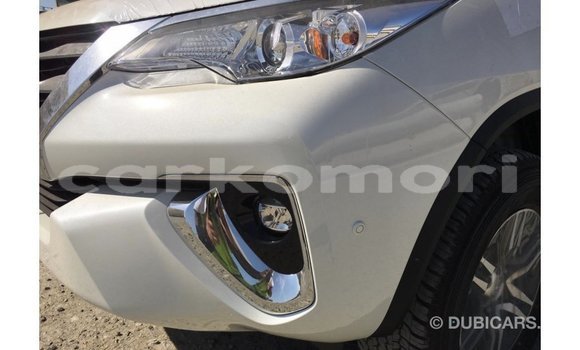 Acheter Import Voiture Toyota Fortuner Blanc à Import - Dubai, Grande Comore Acheter Import Voiture Toyota Fortuner Blanc à Import - Dubai, Grande Comore
