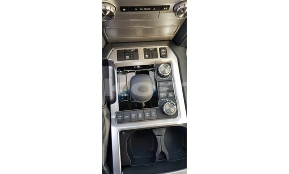 Acheter Import Voiture Toyota Land Cruiser Noir à Import - Dubai, Grande Comore Acheter Import Voiture Toyota Land Cruiser Noir à Import - Dubai, Grande Comore