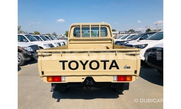 Acheter Import Voiture Toyota Land Cruiser Beige à Import - Dubai, Grande Comore Acheter Import Voiture Toyota Land Cruiser Beige à Import - Dubai, Grande Comore