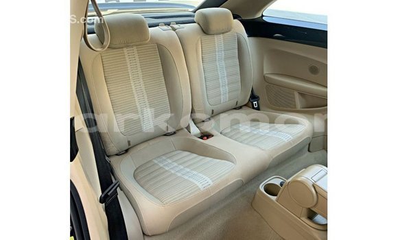 Acheter Import Voiture Volkswagen Beetle Noir à Import - Dubai, Grande Comore Acheter Import Voiture Volkswagen Beetle Noir à Import - Dubai, Grande Comore