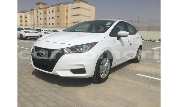 Acheter Import Voiture Nissan Sunny Blanc à Import - Dubai, Grande Comore
