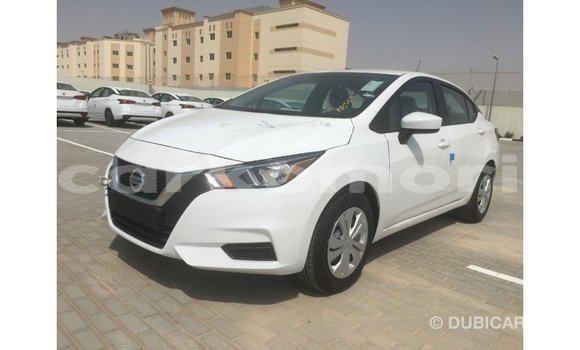 Acheter Import Voiture Nissan Sunny Blanc à Import - Dubai, Grande Comore Acheter Import Voiture Nissan Sunny Blanc à Import - Dubai, Grande Comore