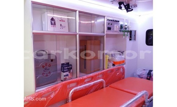 Acheter Import Voiture Toyota Hiace Blanc à Import - Dubai, Grande Comore Acheter Import Voiture Toyota Hiace Blanc à Import - Dubai, Grande Comore