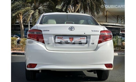 Acheter Import Voiture Toyota Yaris Blanc à Import - Dubai, Grande Comore Acheter Import Voiture Toyota Yaris Blanc à Import - Dubai, Grande Comore