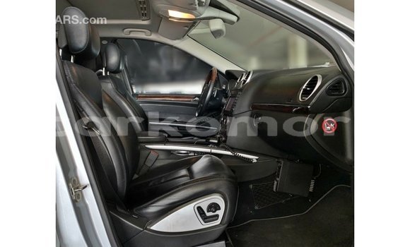 Acheter Import Voiture Mercedes-Benz 190 Autre à Import - Dubai, Grande Comore Acheter Import Voiture Mercedes-Benz 190 Autre à Import - Dubai, Grande Comore