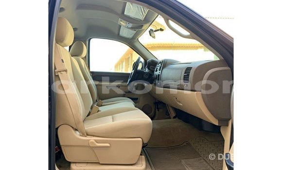 Buy Import Chevrolet Silverado Black Car in Import - Dubai in Great Comore Buy Import Chevrolet Silverado Black Car in Import - Dubai in Great Comore