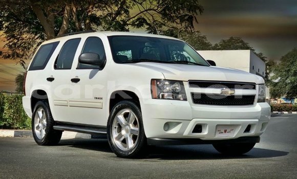 Acheter Import Voiture Chevrolet Tahoe Blanc à Import - Dubai, Grande Comore