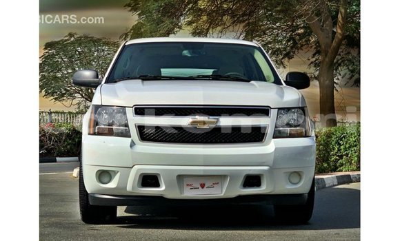 Acheter Import Voiture Chevrolet Tahoe Blanc à Import - Dubai, Grande Comore Acheter Import Voiture Chevrolet Tahoe Blanc à Import - Dubai, Grande Comore