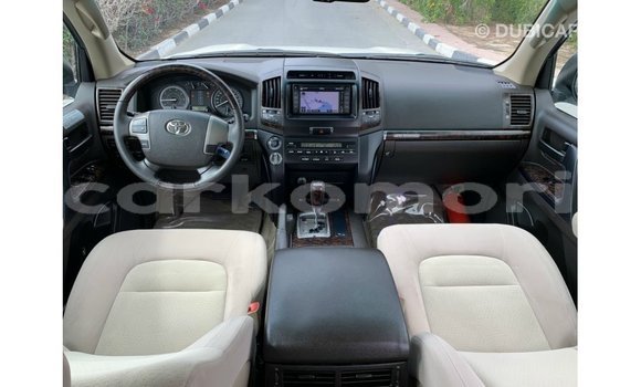 Buy Import Toyota Land Cruiser White Car in Import - Dubai in Great Comore Buy Import Toyota Land Cruiser White Car in Import - Dubai in Great Comore
