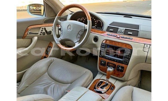 Buy Import Mercedes-Benz 200 Blue Car in Import - Dubai in Great Comore Buy Import Mercedes-Benz 200 Blue Car in Import - Dubai in Great Comore