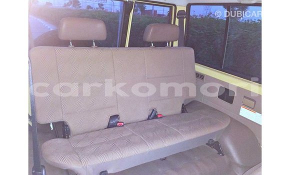 Acheter Import Voiture Toyota Land Cruiser Beige à Import - Dubai, Grande Comore Acheter Import Voiture Toyota Land Cruiser Beige à Import - Dubai, Grande Comore