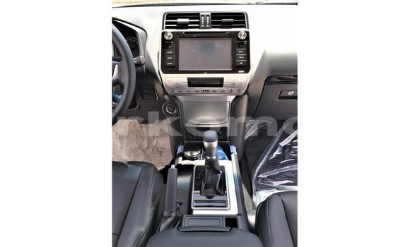 Acheter Import Voiture Toyota Prado Marron à Import - Dubai, Grande Comore Acheter Import Voiture Toyota Prado Marron à Import - Dubai, Grande Comore