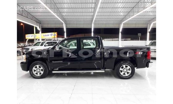 Acheter Import Voiture Chevrolet Silverado Noir à Import - Dubai, Grande Comore Acheter Import Voiture Chevrolet Silverado Noir à Import - Dubai, Grande Comore