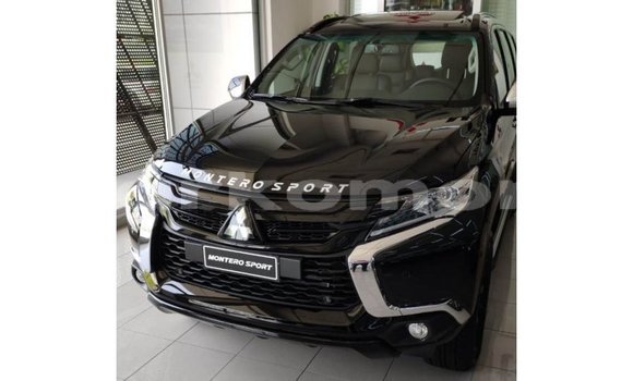 Acheter Import Voiture Mitsubishi Montero Noir à Import - Dubai, Grande Comore