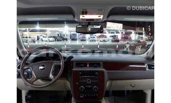 Acheter Import Voiture Chevrolet Silverado Noir à Import - Dubai, Grande Comore Acheter Import Voiture Chevrolet Silverado Noir à Import - Dubai, Grande Comore