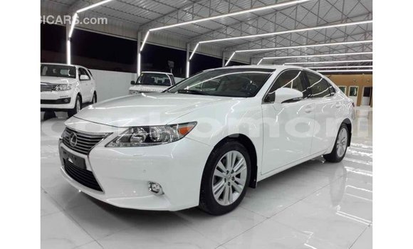 Acheter Import Voiture Lexus ES Blanc à Import - Dubai, Grande Comore Acheter Import Voiture Lexus ES Blanc à Import - Dubai, Grande Comore