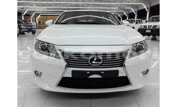 Acheter Import Voiture Lexus ES Blanc à Import - Dubai, Grande Comore Acheter Import Voiture Lexus ES Blanc à Import - Dubai, Grande Comore