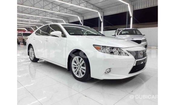 Acheter Import Voiture Lexus ES Blanc à Import - Dubai, Grande Comore Acheter Import Voiture Lexus ES Blanc à Import - Dubai, Grande Comore
