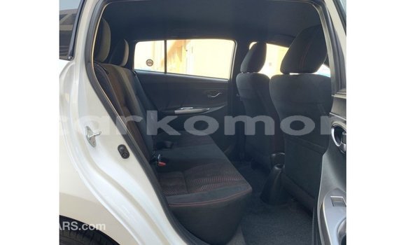 Buy Import Toyota Yaris White Car in Import - Dubai in Great Comore Buy Import Toyota Yaris White Car in Import - Dubai in Great Comore