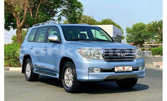 Buy Import Toyota Land Cruiser Blue Car in Import - Dubai in Great Comore Buy Import Toyota Land Cruiser Blue Car in Import - Dubai in Great Comore