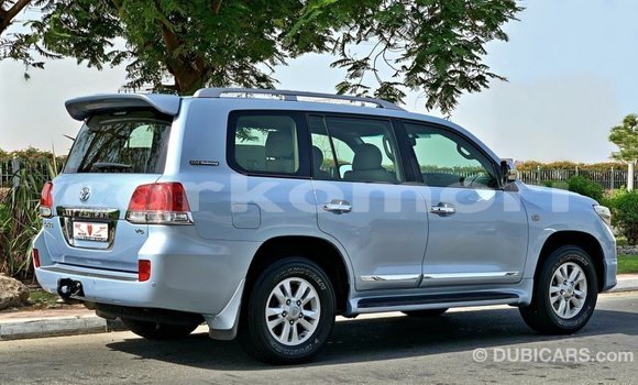 Buy Import Toyota Land Cruiser Blue Car in Import - Dubai in Great Comore Buy Import Toyota Land Cruiser Blue Car in Import - Dubai in Great Comore