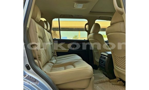 Buy Import Toyota Land Cruiser Blue Car in Import - Dubai in Great Comore Buy Import Toyota Land Cruiser Blue Car in Import - Dubai in Great Comore