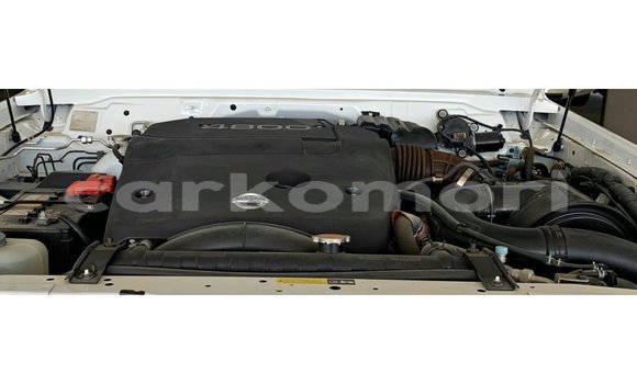 Acheter Import Voiture Nissan Patrol Blanc à Import - Dubai, Grande Comore Acheter Import Voiture Nissan Patrol Blanc à Import - Dubai, Grande Comore