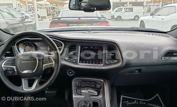 Acheter Import Voiture Dodge Challenger Blanc à Import - Dubai, Grande Comore Acheter Import Voiture Dodge Challenger Blanc à Import - Dubai, Grande Comore