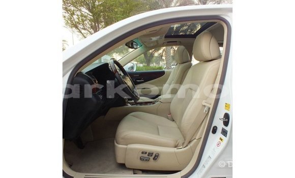 Buy Import Lexus LS White Car in Import - Dubai in Great Comore Buy Import Lexus LS White Car in Import - Dubai in Great Comore