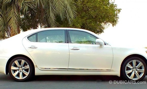 Buy Import Lexus LS White Car in Import - Dubai in Great Comore Buy Import Lexus LS White Car in Import - Dubai in Great Comore