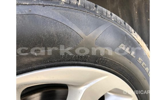 Acheter Import Voiture Hyundai Tucson Rouge à Import - Dubai, Grande Comore Acheter Import Voiture Hyundai Tucson Rouge à Import - Dubai, Grande Comore