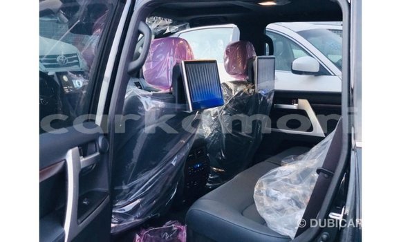 Acheter Import Voiture Toyota Land Cruiser Noir à Import - Dubai, Grande Comore Acheter Import Voiture Toyota Land Cruiser Noir à Import - Dubai, Grande Comore