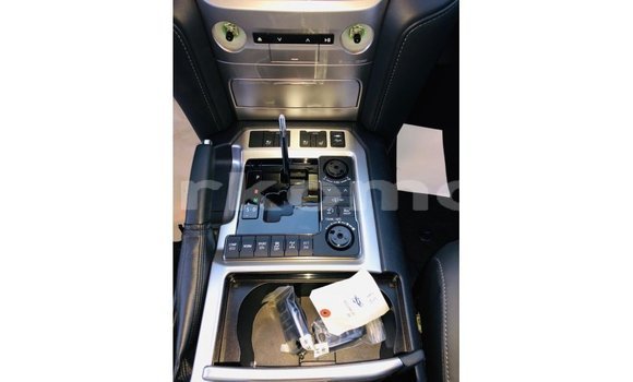 Acheter Import Voiture Toyota Land Cruiser Noir à Import - Dubai, Grande Comore Acheter Import Voiture Toyota Land Cruiser Noir à Import - Dubai, Grande Comore