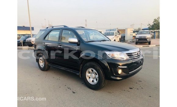Acheter Import Voiture Toyota Fortuner Noir à Import - Dubai, Grande Comore Acheter Import Voiture Toyota Fortuner Noir à Import - Dubai, Grande Comore