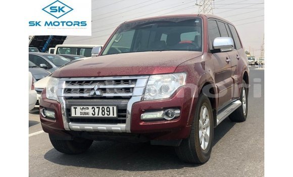Acheter Import Voiture Mitsubishi Pajero Rouge à Import - Dubai, Grande Comore Acheter Import Voiture Mitsubishi Pajero Rouge à Import - Dubai, Grande Comore