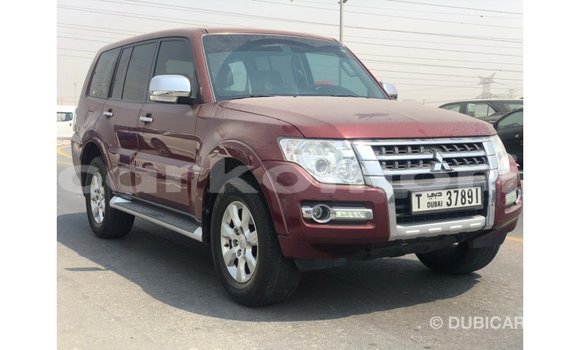 Acheter Import Voiture Mitsubishi Pajero Rouge à Import - Dubai, Grande Comore Acheter Import Voiture Mitsubishi Pajero Rouge à Import - Dubai, Grande Comore