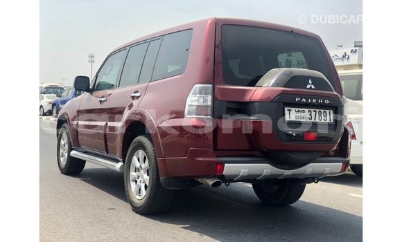 Acheter Import Voiture Mitsubishi Pajero Rouge à Import - Dubai, Grande Comore Acheter Import Voiture Mitsubishi Pajero Rouge à Import - Dubai, Grande Comore