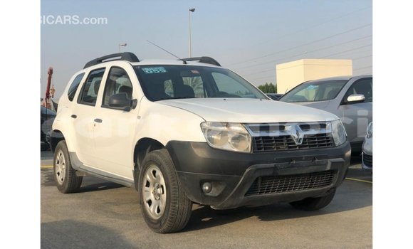Acheter Import Voiture Renault Duster Blanc à Import - Dubai, Grande Comore Acheter Import Voiture Renault Duster Blanc à Import - Dubai, Grande Comore