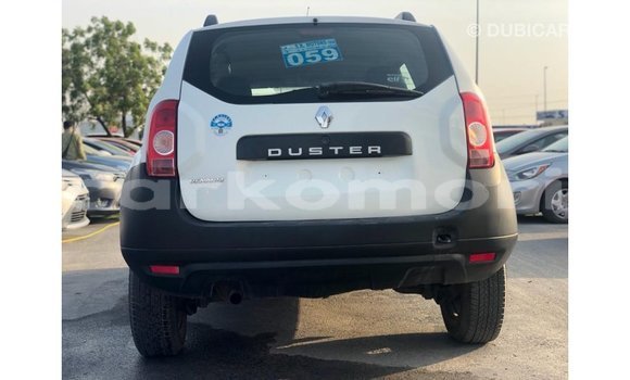 Acheter Import Voiture Renault Duster Blanc à Import - Dubai, Grande Comore Acheter Import Voiture Renault Duster Blanc à Import - Dubai, Grande Comore