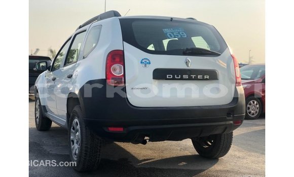 Acheter Import Voiture Renault Duster Blanc à Import - Dubai, Grande Comore Acheter Import Voiture Renault Duster Blanc à Import - Dubai, Grande Comore