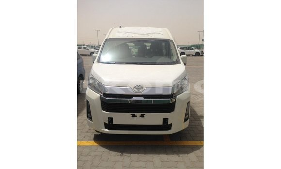 Acheter Import Voiture Toyota Hiace Blanc à Import - Dubai, Grande Comore Acheter Import Voiture Toyota Hiace Blanc à Import - Dubai, Grande Comore