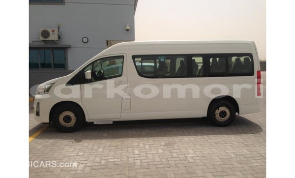 Acheter Import Voiture Toyota Hiace Blanc à Import - Dubai, Grande Comore Acheter Import Voiture Toyota Hiace Blanc à Import - Dubai, Grande Comore