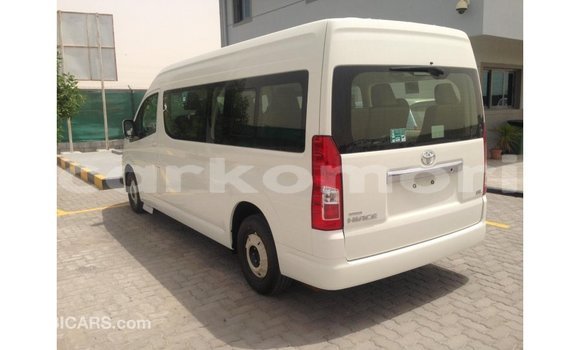 Acheter Import Voiture Toyota Hiace Blanc à Import - Dubai, Grande Comore Acheter Import Voiture Toyota Hiace Blanc à Import - Dubai, Grande Comore