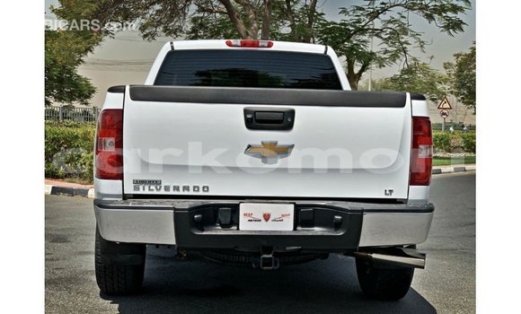 Buy Import Chevrolet Silverado White Car in Import - Dubai in Great Comore Buy Import Chevrolet Silverado White Car in Import - Dubai in Great Comore
