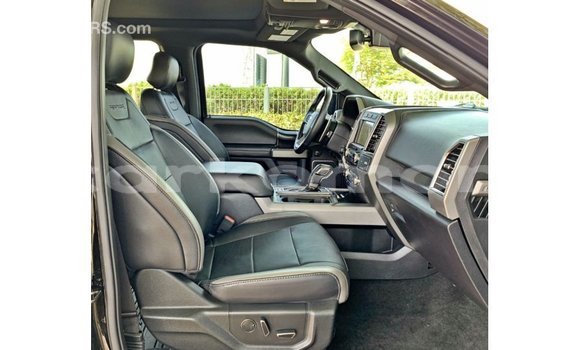 Acheter Import Voiture Ford Club Wagon Noir à Import - Dubai, Grande Comore Acheter Import Voiture Ford Club Wagon Noir à Import - Dubai, Grande Comore