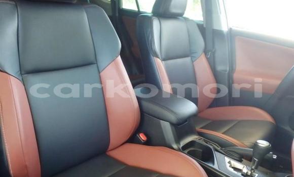 Acheter Occasion Voiture Toyota RAV4 Vert à Fomboni, Mohéli Acheter Occasion Voiture Toyota RAV4 Vert à Fomboni, Mohéli