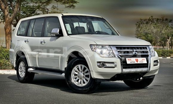 Buy Import Mitsubishi Pajero White Car in Import - Dubai in Great Comore Buy Import Mitsubishi Pajero White Car in Import - Dubai in Great Comore