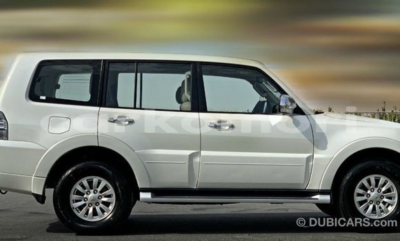 Buy Import Mitsubishi Pajero White Car in Import - Dubai in Great Comore Buy Import Mitsubishi Pajero White Car in Import - Dubai in Great Comore
